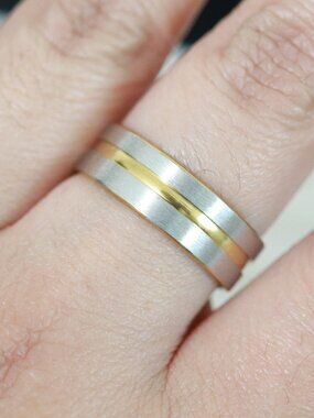 BR4 7mm Silver Polished Edge Gold Center Men/Women Fashion Wedding Band Ring